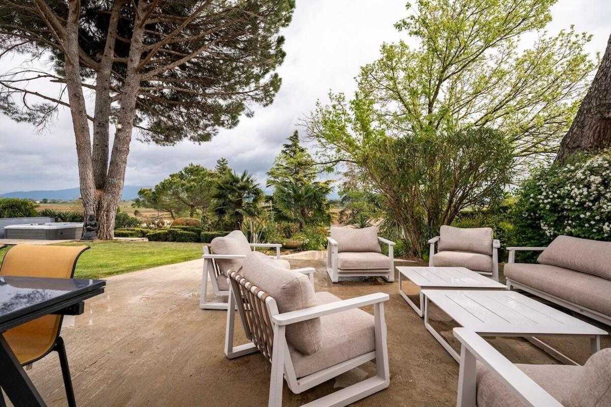 La Villa Moursoise 4 Etoiles Esterno foto