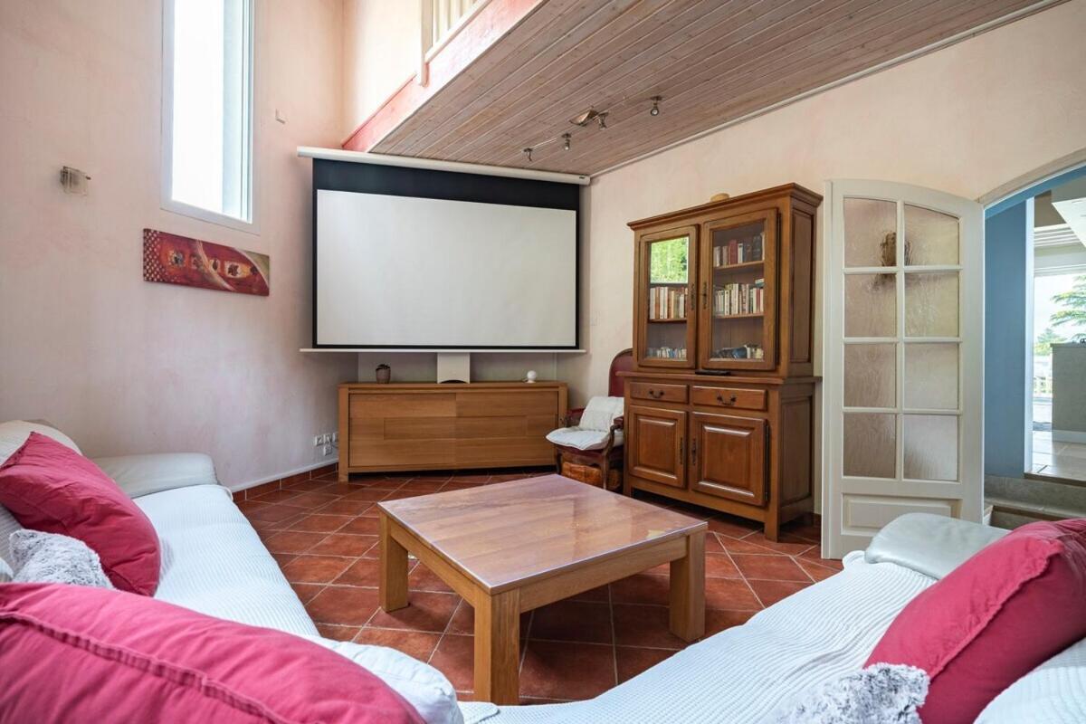 La Villa Moursoise 4 Etoiles Esterno foto