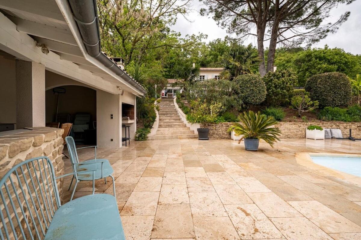 La Villa Moursoise 4 Etoiles Esterno foto