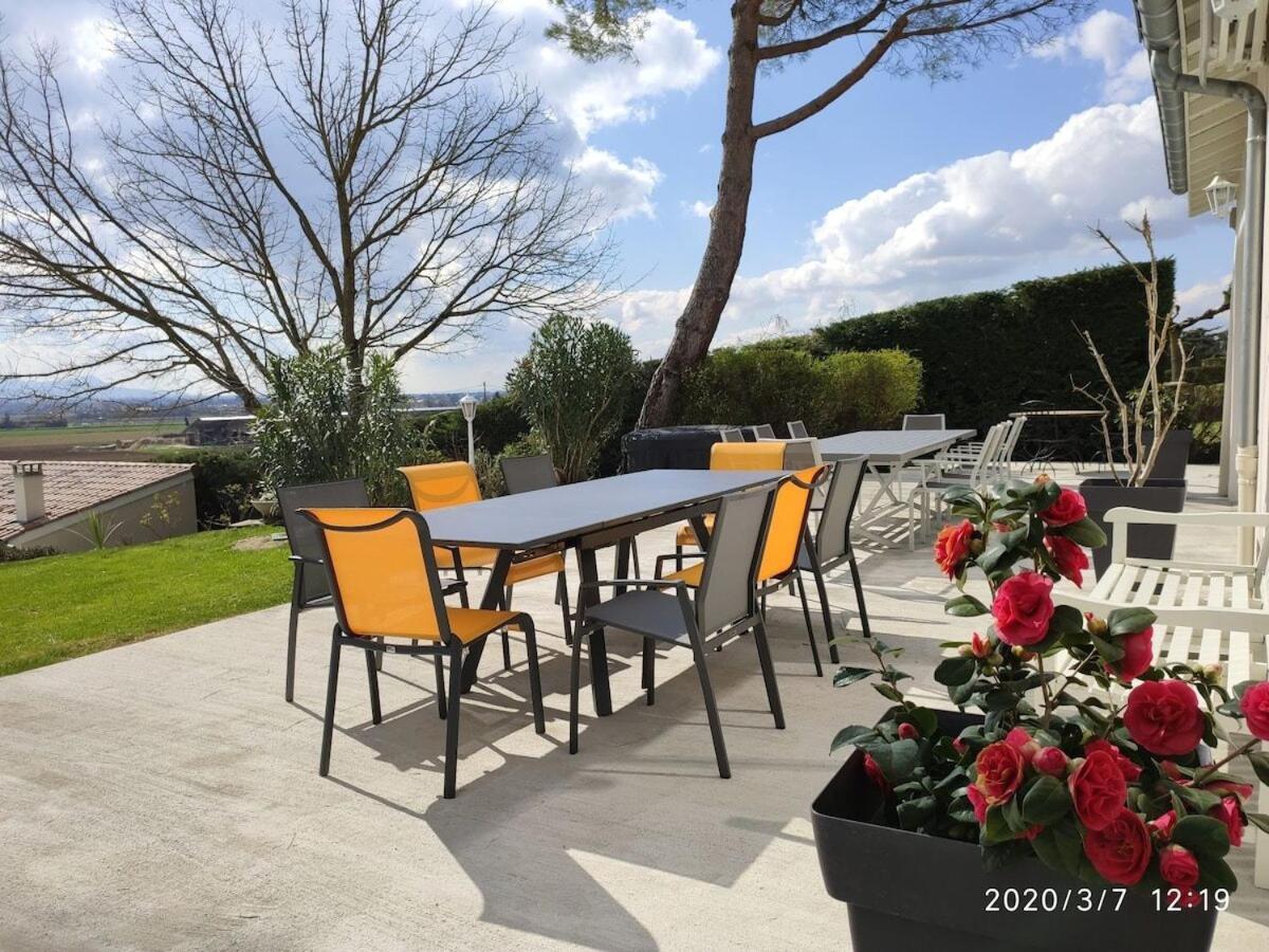 La Villa Moursoise 4 Etoiles Esterno foto