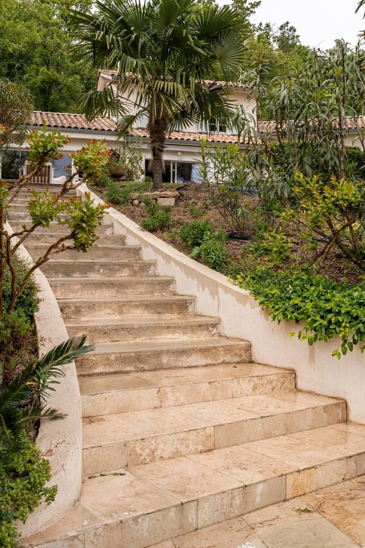 La Villa Moursoise 4 Etoiles Esterno foto