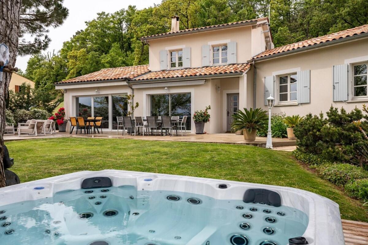 La Villa Moursoise 4 Etoiles Esterno foto